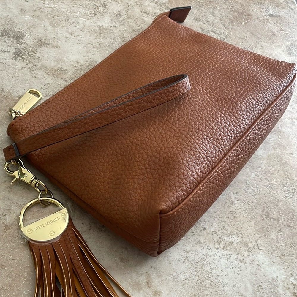 Steve Madden Caramel Leather Wristlet